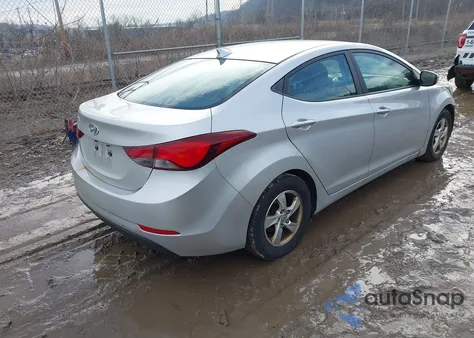 2015 Hyundai Elantra Se z USA, uszkodzony, nr VIN 5NPDH4AE4FH547697
